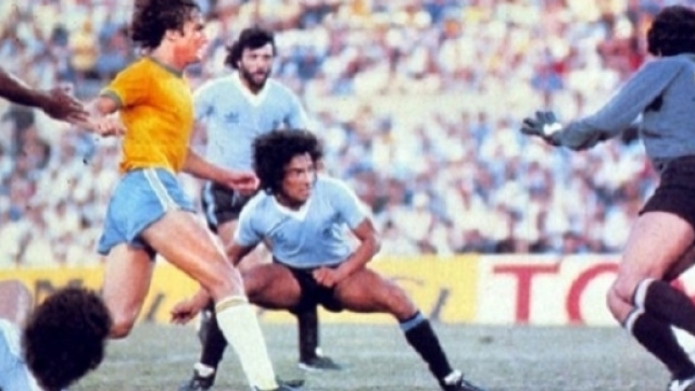 Il gol di Victorino in Uruguay-Brasile del 1981, finale del 'Mundialito' vinta dalla Celeste