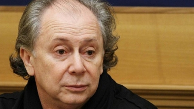 Lele Mora annuncia la nascita del movimento Libert&agrave; e Onest&agrave;