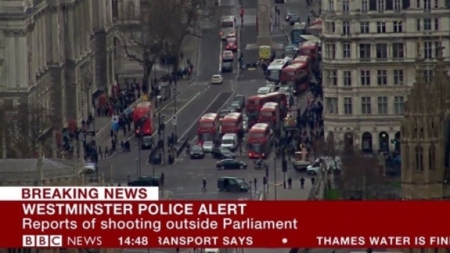 Londres a &eacute;t&eacute; le th&eacute;&acirc;tre d'une attaque "de nature terroriste" selon la police britannique (via BBC News)