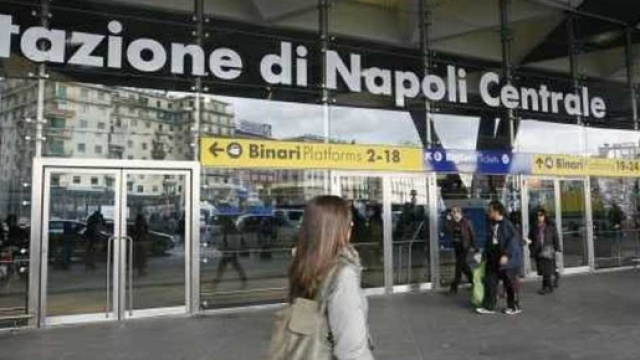Napoli, stuprato nel vagone di un treno fermo: il dramma di un peruviano