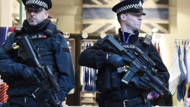 Terrorismo: "Militarizzare aeroporti e citt&agrave;? Non solo inutile, &egrave; ... - italia.co