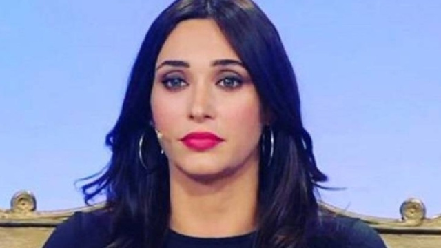 Uomini e donne, Sonia Lorenzini attacca Marco e Luca