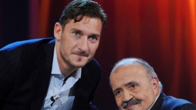 Costanzo: "Sono da sempre pazzo di Totti. Sono contento che ... - pagineromaniste.com
