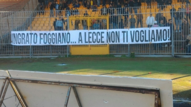 I tifosi del Lecce contestano Padalino.