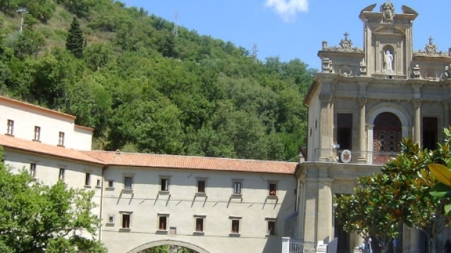 Il Santuario di S. Francesco di Paola, uno dei luoghi che &egrave; possibile visitare in Calabria.