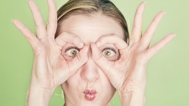 Rem&egrave;des naturels pour &eacute;liminer les poches et les cernes sous les yeux