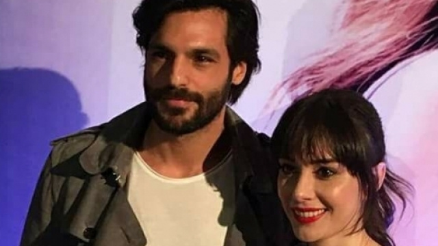 Serkan Cayoglu ed Ozge Gurel alla serata di gala di Levent (Instabul)