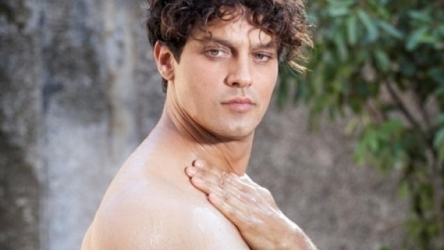 Gabriel Garko: &laquo;Io, nudo per Rodolfo Valentino&raquo; - VanityFair.it - vanityfair.it