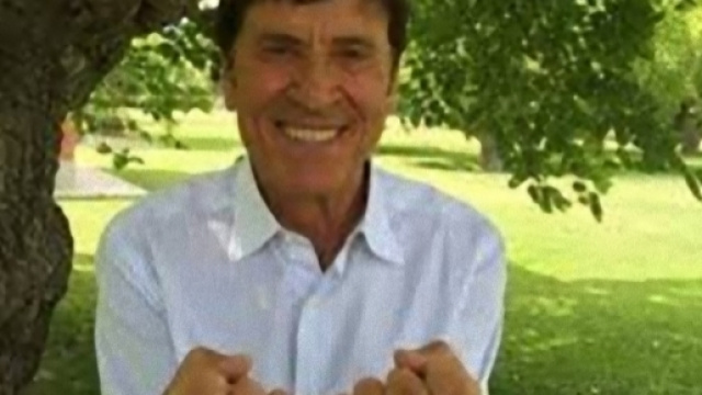 Gianni Morandi annuncia una notizia che ha messo in fermento i fan.