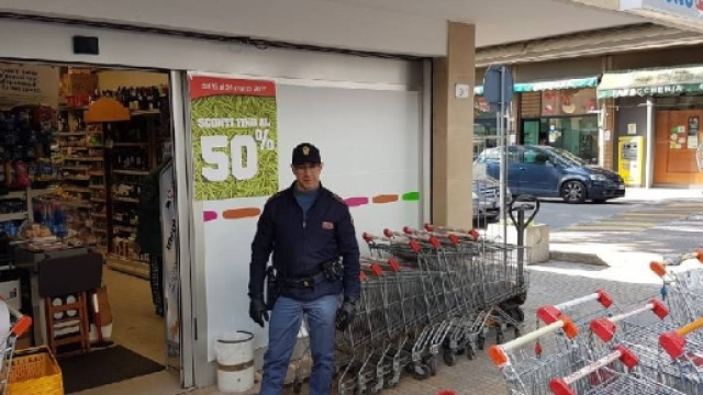 Rimini, nigeriano massacrato di botte e accoltellato