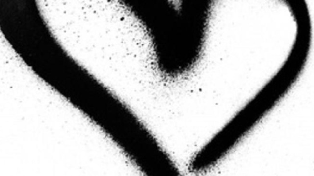 Un cuore disegnato con lo spray