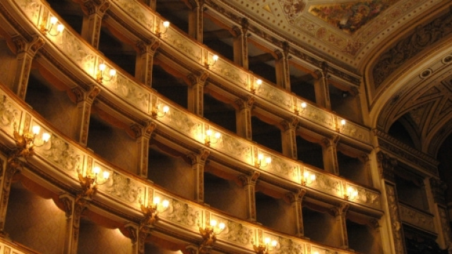 Un teatro d'opera come La Scala di Milano