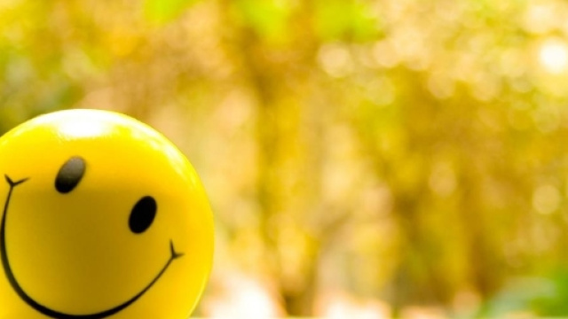 A tavola con il sorriso: il cibo del buonumore