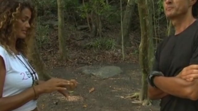 Isola dei Famosi: Samantha De Grenet e Giulio Base isolati dal gruppo