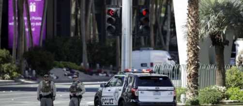 1 dead on Vegas Strip shooting, gunman barricaded on bus - SFGate - sfgate.com