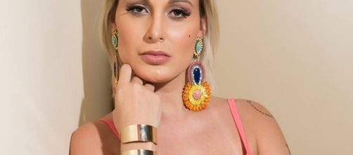 Andressa Urach desabafa ap&oacute;s revista publicar suas fotos de 2012