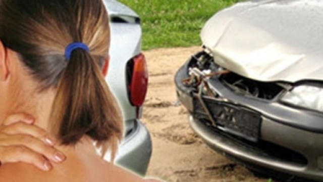 IL COLPO DI FRUSTA TORNA A FAR DISCUTERE - Risarcimenti errori ... - adriaticainfortuni.it