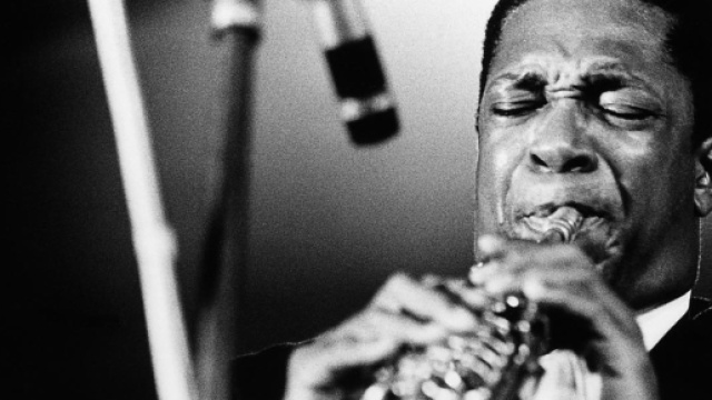 Il sassofonista americano John Coltrane.