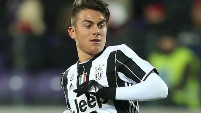 Juventus, Dybala si accascia ed esce: problema alla coscia, sar&agrave; ... - fantagazzetta.com