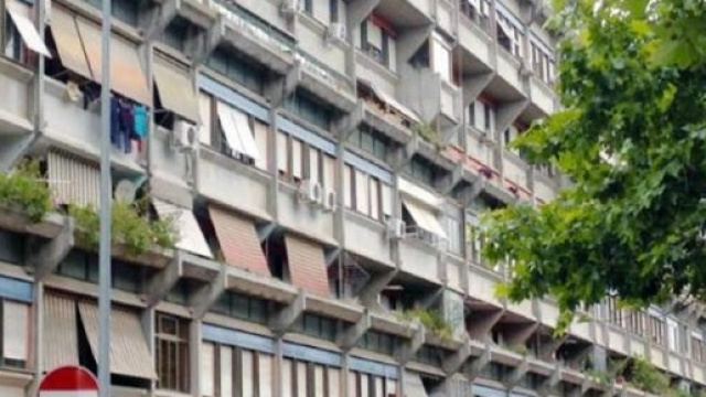 Una veduta di alcune case popolari