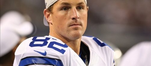 GIF] Cowboys TE Jason Witten Throws up on Sidelines - nflspinzone.com