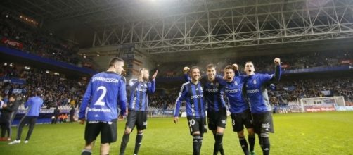 Los jugadores del Real Oviedo celebrando la victoria ante el Girona en el 91 aniversario. Foto: Real Oviedo