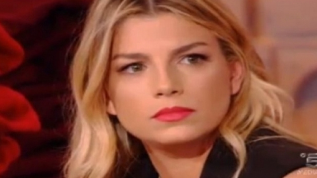Gossip: Emma Marrone 'mollata' con una telefonata? Ecco da chi.