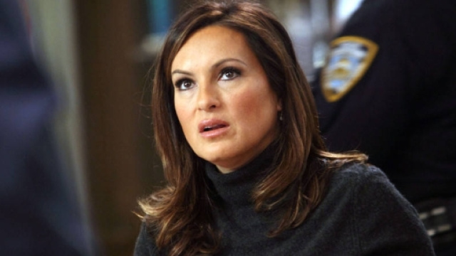 Mariska Hargitay's SVU Hair from Mariska Hargitay's Law and Order ... - eonline.com