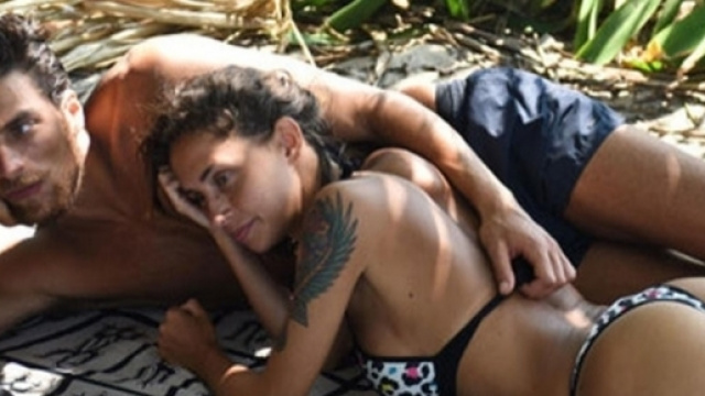News Isola 2017: Simone e Malena in atteggiamenti intimi
