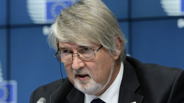 Poletti gaffe sui Giovani: "Il lavoro si trova giocando a Calcetto ... - italiapost.it