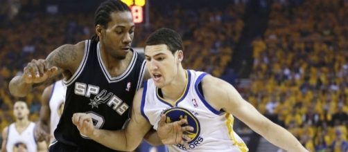 Kawhi Leonard and the Spurs host Klay Thompson and the Warriors on Wednesday. [Image via Blasting News image library/inquisitr.com]