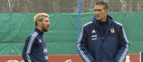 Messi y Bauza en una concentraci&oacute;n con Argentina. Foto diariodevalladolid.es