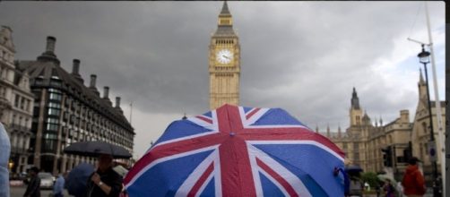 valenciaseria hoy el &Aacute;vila sigue quem&aacute;ndose los bomberos no tienen ... - scoopnest.com