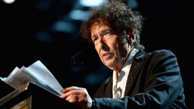 Bob Dylan ritirer&agrave; il Premio Nobel: tormentone finito?