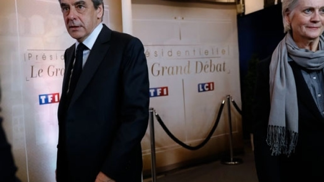 Deux repris de justice avec lesquels le "cabinet noir" de l'&Eacute;lys&eacute;e est d&eacute;cidemment tr&egrave;s indulgent