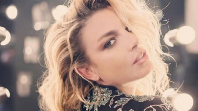 Gossip: dopo l'ennesima delusione, Emma Marrone torna a sorridere.