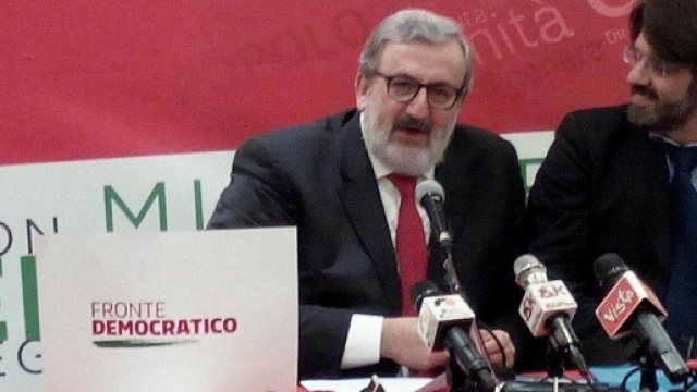 Michele Emiliano presenta l'associazione Fronte Democratico (Foto esclusiva BN)