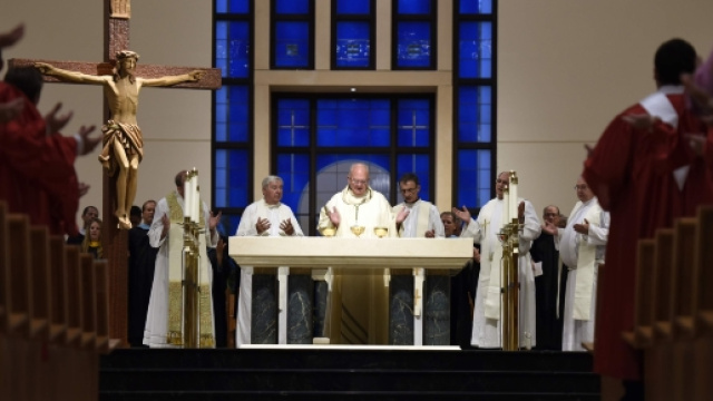 UK, ex reverendo sposer&agrave; ragazzo romeno