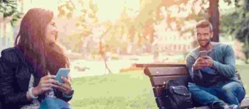 Tinder &eacute; usado por muitas pessoas para encontrar um parceiro