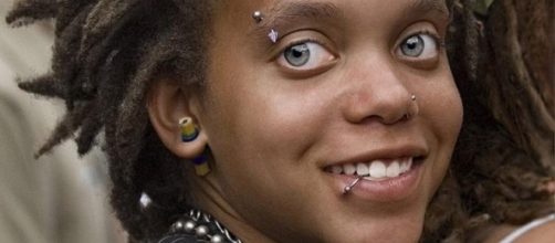 Mulata de olhos azuis: beleza singular brasileira