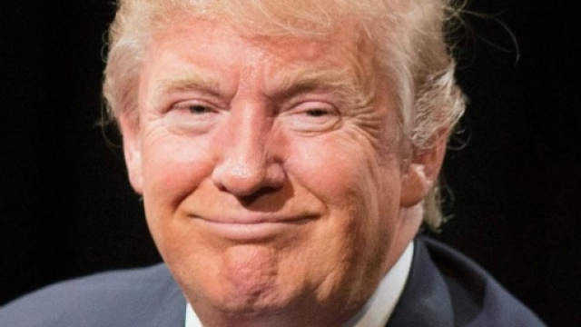 Incendio in un hotel di Donald Trump