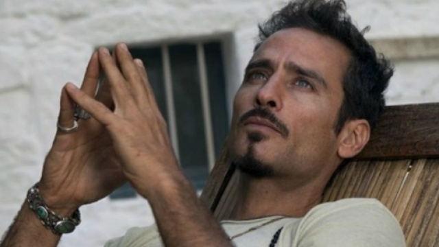 Isola, Raz Degan contro tutti: "Siete piccoli", La Marcuzzi ... - virgilio.it