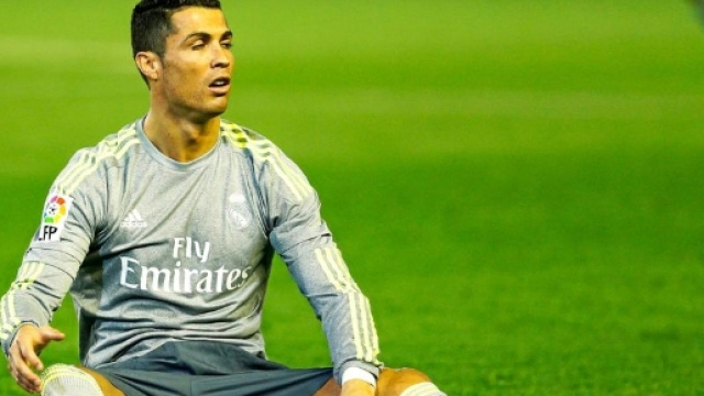 Real : D&eacute;sesp&eacute;r&eacute;, Cristiano Ronaldo r&eacute;clame l'aide du Bar&ccedil;a ... - senepeople.com
