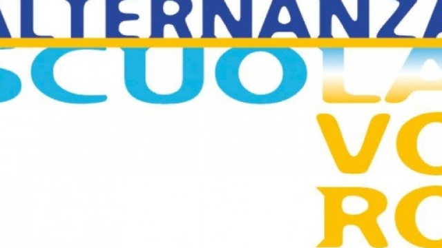 Alternanza scuola-lavoro, docenti in classe anche d'estate.