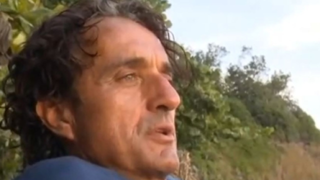 Giulio Base perde la sua amica e rimane solo