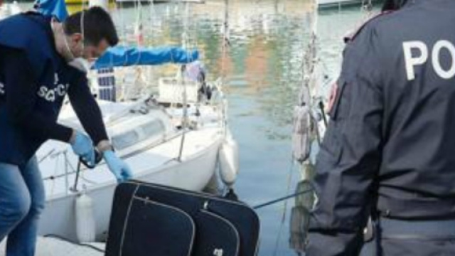 La Polizia analizza il trolley