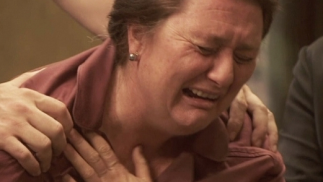 Rosario Castaneda disperata per la morte di sua figlia Mariana