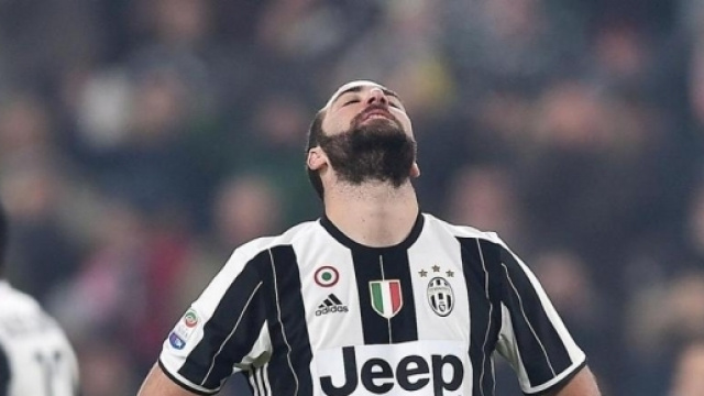 Champions, contro il Siviglia la Juve perde anche Higuain - La Stampa - lastampa.it