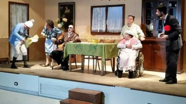 Gli attori, in una delle tante scene esilaranti.