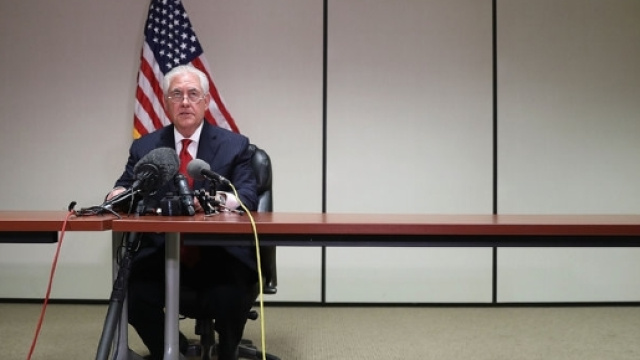 Il segretario di stato americano Rex W Tillerson annuncia linea dura nelle trattative con Mosca